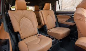 It includes all of the features found in the gas engine le model and adds led fog lamps, a steering wheel and shifter clad in. 2020 Toyota Highlander First Drive Review Autonxt