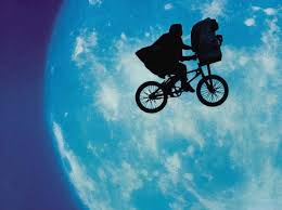 E T Usciva 37 Anni Fa I Traumi Di Spielberg Bambino E Quella Voce Roca Da Sigarette Cinque Cose Che Non Sapete Del Film Corriere It