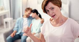 15 Clever Ways To Deal With A Manipulative Scheming Mother In Law