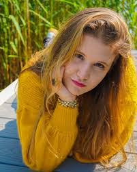 Alex Pepper's Instagram, Twitter & Facebook