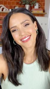 4 things I wish I knew when I was younger 💭💌 What would you tell your  younger self? #FlashBackFriday #YoungerSelf #WishIknew