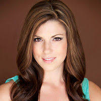 Dora Hailey's Instagram, Twitter & Facebook