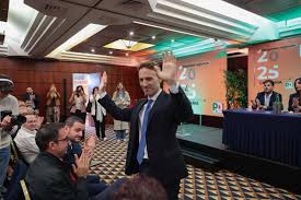 PD, ECCO LA NUOVA DIREZIONE REGIONALE "Il Pd in Campania è vivo e darà un contributo decisivo alla coalizione per un'alternativa di Governo nazionale alla destra". Lo ha detto il neo segretario