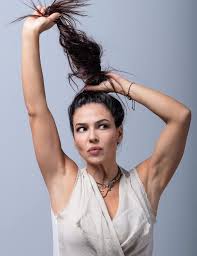 Η ταινία για την άγνωστη ιστορία της συγγενής της, ζωή δραγούμη. 10 Pragmata Poy Den Gnwrizete Gia Th Natalia Dragoymh All4z