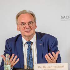 Hier twittert der ministerpräsident persönlich. Cdu Reiner Haseloff Soll Fur Mike Mohring Ins Bundesprasidium Der Spiegel