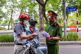 Hà nội vừa có công văn về việc tiếp tục thực hiện giãn cách xã hội toàn thành phố đến 23/8 và yêu cầu việc triển khai đảm bảo thực chất, chặt chẽ hơn. Nhá»¯ng Yeu Cáº§u Cá»§a Chá»§ Tá»‹ch Ha Ná»™i Vá» Tiáº¿p Tá»¥c Gian Cach Xa Há»™i Y Táº¿ Vietnam Vietnamplus