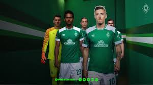 Werder bremen football shirts, kits & jerseys 62 products. Sv Werder Bremen En On Twitter The New Home Kit Is 100 Green White Wedare Werder Umbro