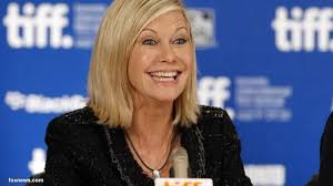 Seorang Ditemukan Tewas di Rumah Olivia Newton John