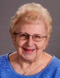 Lynn Borchardt's Instagram, Twitter & Facebook