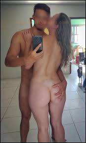 Marido orgulhoso da esposa loira | Amadoras Quentes