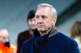 So he focused his energy on making others better and on improving the team better in order to be his very best. Fc Barcelona Johan Cruyff Sagt Essen Mit Barcelona Und Ajax Ab