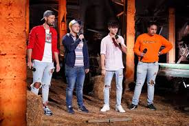 Im josephsaal der ehemaligen zisterzienser abtei im main tauber kreis treten die top 40 kandidaten in dreier und vierer gruppen vor der jury an. Dsds Am 20 2 2021 Gruppen Songs Wer Ist Raus Wer Darf Mit Nach Mykonos