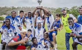 À partir du vendredi 7. Rezonodwes Ø¹Ù„Ù‰ ØªÙˆÙŠØªØ± Bresil Foot Une Equipe Formee De Refugies Haitiens Monte En 2eme Division Https T Co Z0tx2iozte