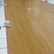 Vinyl motif kayu merupakan pelapis lantai yang memberikan nuansa lebih mewah serta nyaman saat lalu lalang diatasnya. Jual Pelapis Lantai Vinyl 2mm Kota Bekasi Arnidecor Flooring Tokopedia