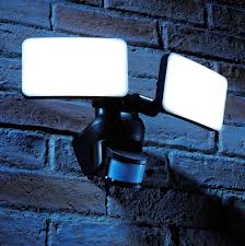 If you turn the switch off and on in fact, you could wire both detectors and the switch in parallel. Auraglow 46w Pir Motion Sensor Twin Security Light Auraglow Led Lighting