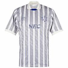 Unser team hat eine riesige auswahl an natürlich ist jedes everton trikot dauerhaft im netz im rundhalsausschnitt lager und kann somit. Everton Trikots T Shirts Beflockungen Mehr Von Subside Sports