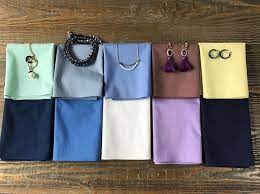 happy パーソナルカラー 魅力デザインコーチ 伊藤えみさんはinstagramを利用しています パーソナルカラー サマー サマータイプの使えるベーシックカラー グレー ネイビー オフホワイト ローズブラウンの服はサマーの柔らかい色と相性抜群です