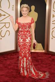 Bette Midler Oscar Kirmizi Hali Oscar Redcarpet Fashion Mode Vogue Fashionable Fancy Moda Woman Kirmizi Hali Elbiseleri Kirmizi Hali Modasi The Dress