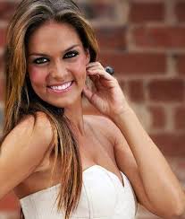 Diana já provou ser uma apresentadora muito versátil, tendo tido a oportunidade de trabalhar. Diana Chaves Beauty Women Strapless Top