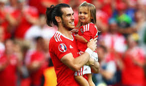 Real madrid superstar gareth bale has announced the birth of his second daughter, named nava valentina, with a touching picture on social media. The True Story Behind The Wales Football Hero Who Is Afraid Of Spiders Express Co Uk