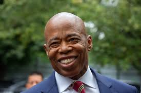 Pwokirè Federal envestige Majistra Vil Nouyòk Eric Adams pou swadizan  koripsyon