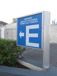 Las condes a 1 cuadra, donde se encuentra el hospital de la fach, av. Arriendo De Estacionamientos En Las Condes Avenida Las Condes 7700