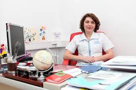In afara de asta, nici un medic nu poate face minuni. Dr Daniela Eleonora Cioplean Cv Clinica Oftapro