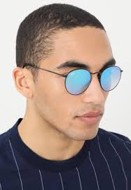 The frame has adjustable nosepads, a popular feature providing comfort and precision to any nose shape. Ray Ban 0rb3447 Round Metal Sonnenbrille Mirror Gradient Blue Blau Zalando De