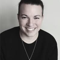 Elizabeth Robert's Instagram, Twitter & Facebook