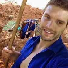 Dan ini adalah hari yang lebih bersejarah bagi kaum ilmuwan wanita. Penggali Kubur Yang Hensem Dan Sado Tak Ada Ke Wanita Melayu Nak Booking Lubang Kubur Utaranews