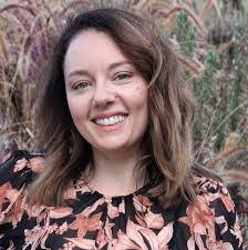 Elise Hickey's Instagram, Twitter & Facebook