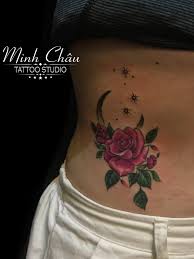 Một vài những mẫu hình xăm ở ngực ý nghĩa cho cả nam và nử muốn giới thiệu đến các bạn, bạn sẽ rất khó để tìm được những mẫu hình xăm mà vừa. Hinh XÄƒm á»Ÿ Eo Cho Ná»¯ Minh Chau Tattoo Studio