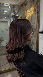 Ella es ERIKA MESA @erik.mesa nuestra especialista desde hace casi un año y  medio queremos agradecerle por su compromiso y pasión con somosbellas  SOMOSBELLAS CUMPLE 7 años #hair#haircut#viral#aniversario