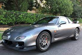 Its 2.6 (rotary equivalent) litre engine is a turbocharged, wankel rotary 2 rotary chamber unit that develops 276 bhp (280 ps/206 kw) of power at 6500 rpm, and maximum torque of 314 n·m (232 lb·ft/32 kgm) at 5000 rpm. Info Guide 2002 Mazda Rx 7 Spirit R Type A Classicregister