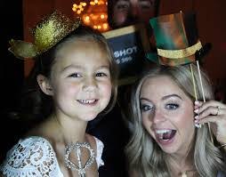 Elise Knott's Instagram, Twitter & Facebook