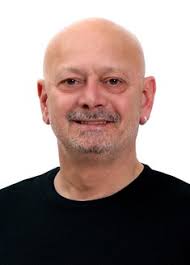 Bölüm] geçiyor önümden sirenler içinde ah eller üstünde, çiçekler geçiyor önümden gül güzlü bahtiyar yaralıyım, yerde kalan sazı kadar geçiyor önümden gül güzlü. Bahtiyar Engin Sehir Tiyatrolari Ibb