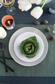 Sie sind die perfekte tischdeko fürs ganze jahr. Tischdeko Idee Fur Den Valentinstag Elegante Servietten Rosen Im Glas Falten Sinnenrausch Der Kreative Diy Blog Fur Wohnsinnige Und Selbermacher