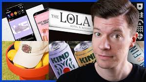 Art Director Reviews 30 INSPIRING Graphic Design Portfolios