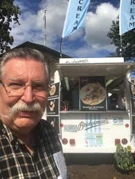 This banana split has us drooling. What was your favorite Bridgeman's treat  growing up? #WHATSYOURBRIDGEMANSSTORY