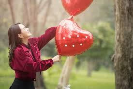 Momen ini kerap kali dijadikan ajang menunjukkan rasa cinta. Valentine Adalah Hari Mengenang Kematian Dan Hal Lain Yang Perlu Diketahui Gaya Hidup