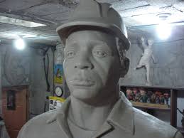 TALLER DE ESCULTURA DANILO ZAMORA 0983727992