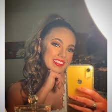 Anna Flannery (@FlanneryAnna)