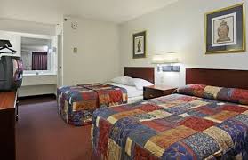 Cheap Discount Pet Friendly Hotel Near Atlanta Georgia In Kennesaw Ga Red Roof Inn Red Roof Inn Red Roof Home Decor