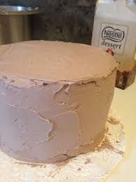 Layer Cake Kinder Bueno Mon Premier Layer Cake Cuisine D Une Oummi Surbookee Ganache Au Nutella Gateau Anniversaire Chocolat Recette Gateau Chocolat