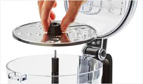 The multipurpose blade locks down in the bowl, so you can safely remove your food out of the bowl without the blade falling out. Food Processor 1 7 L