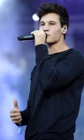 Er coverte auf youtube das lied unter meiner haut von elif demirezer. Sing Meinen Song Emotionale Suizid Beichte Von Michael Patrick Kelly