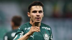 Atlético pr score a goal through raphael veiga! Com Gols Sobre O Flu Raphael Veiga Chega A Sua Temporada Mais Artilheira Da Carreira De Forma Isolada Palmeiras