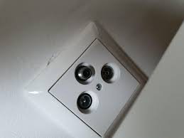 Ich habe eine mietwohnung mit kabelanschluss (nur ein anschluss in der wohnung). Kann Ich In Meiner Block Wohnung Einfach So Ein Satelliten Kabel In Den Anschluss In Der Wand Stecken Und In Mein Tv Und Kann Ich Dann Fernseher Schauen Computer Technik Technologie