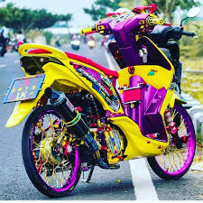 Sedikit modifikasi dan penyesuaian, baik pada bentuk dan mesin akan membuat. Modifikasi Motor Beat Yang Simple Sepeda Motor Info