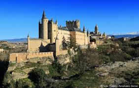 Bienvenidos a la página web del alcázar de segovia, fortaleza de los reyes de castilla, real colegio de artillería y un símbolo del arte… Alcazar De Segovia Historia Visitas Y Horarios